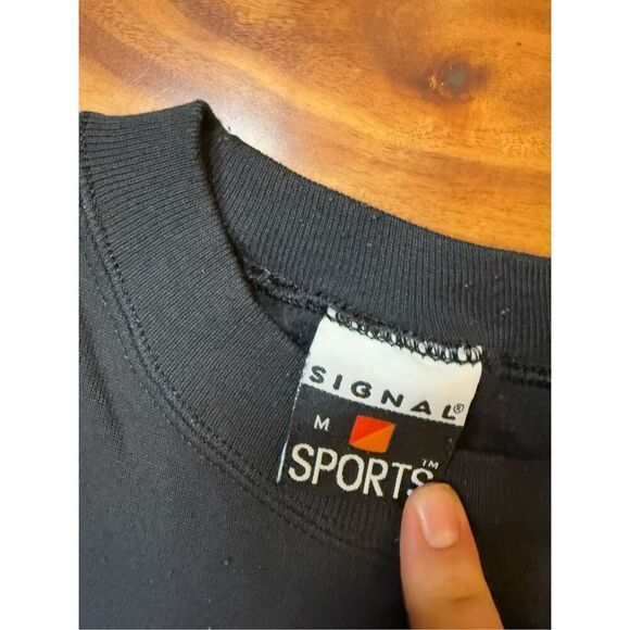 Size M - Vintage 1993 University of Georgetown Sweatshirt Tasmanian devil Tazz  - Picture 3 of 8
